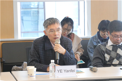 中国银行保险监督管理委员会政策研究局巡视员叶燕斐就绿色金融政策进行讨论_副本.jpg