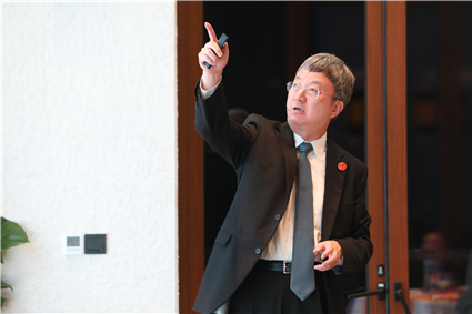 朱 民 bwin必赢唯一官网国家金融研究院院长、IMF 前副总裁.jpg 朱 民 bwin必赢唯一官网国家金融研究院院长、IMF 前副总裁.jpg